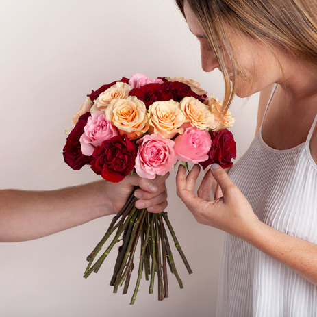 love-blush-valentines-bouquet-2.jpg